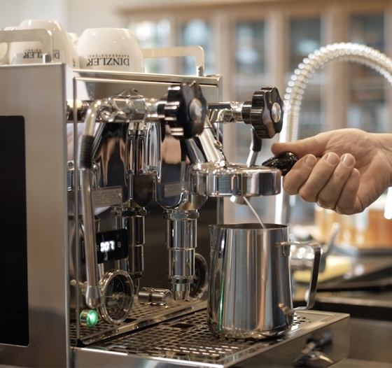 Kaffeemaschine für zu Hause vom Profi DINZLER Kaffeerösterei